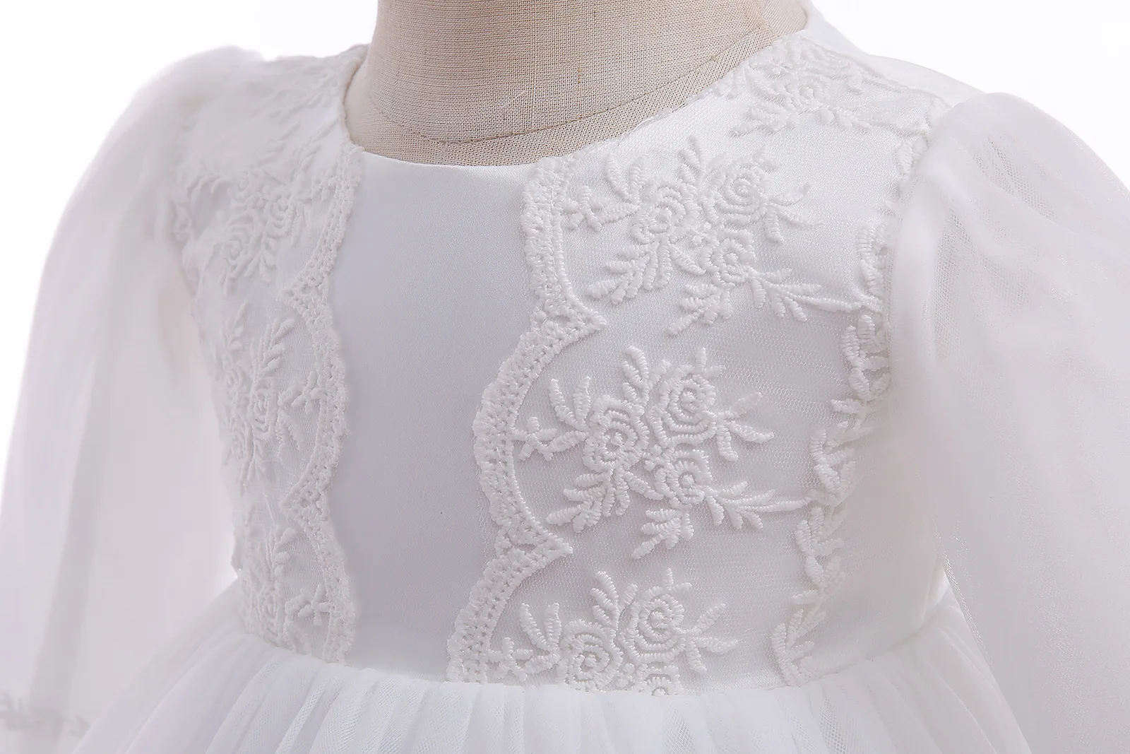 Baby-Mädchen-Kleid, weiße Stic – Baby Clothing Yarn Bewertung und Preis